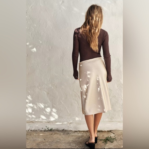 🔥🔥Zara satin Midi wrap Skirt - Picture 3 of 7